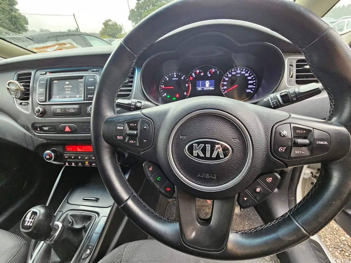 Kia Carens MPV, Diesel, 2015, White