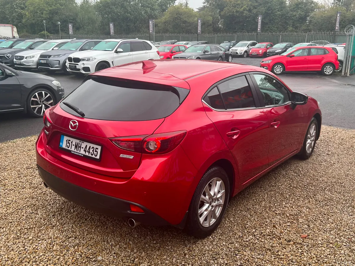 Mazda Mazda3 Hatchback, Diesel, 2015, Red