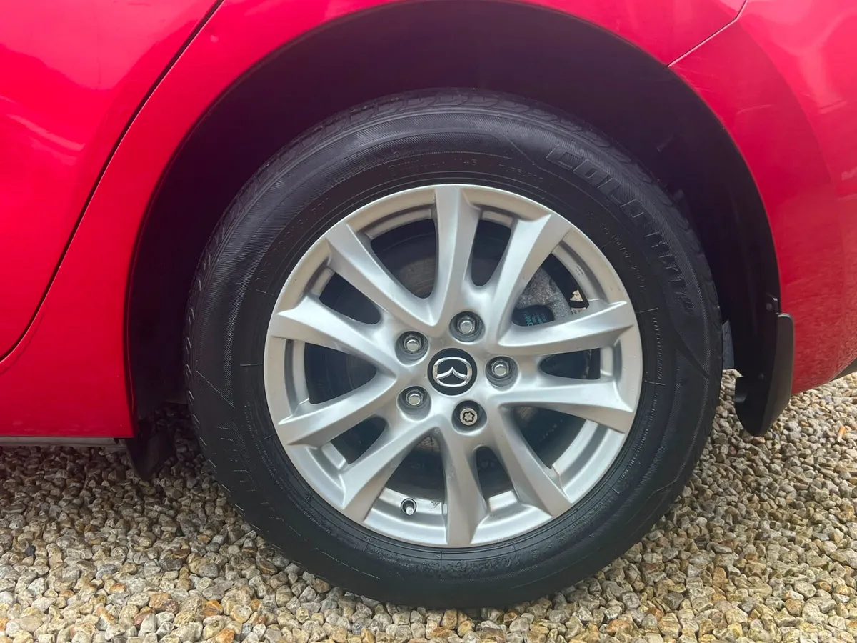 Mazda Mazda3 Hatchback, Diesel, 2015, Red