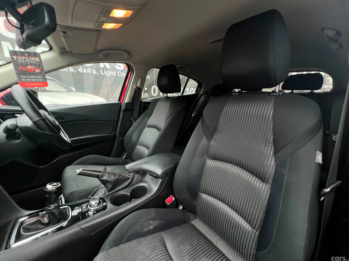 Mazda Mazda3 Hatchback, Diesel, 2015, Red