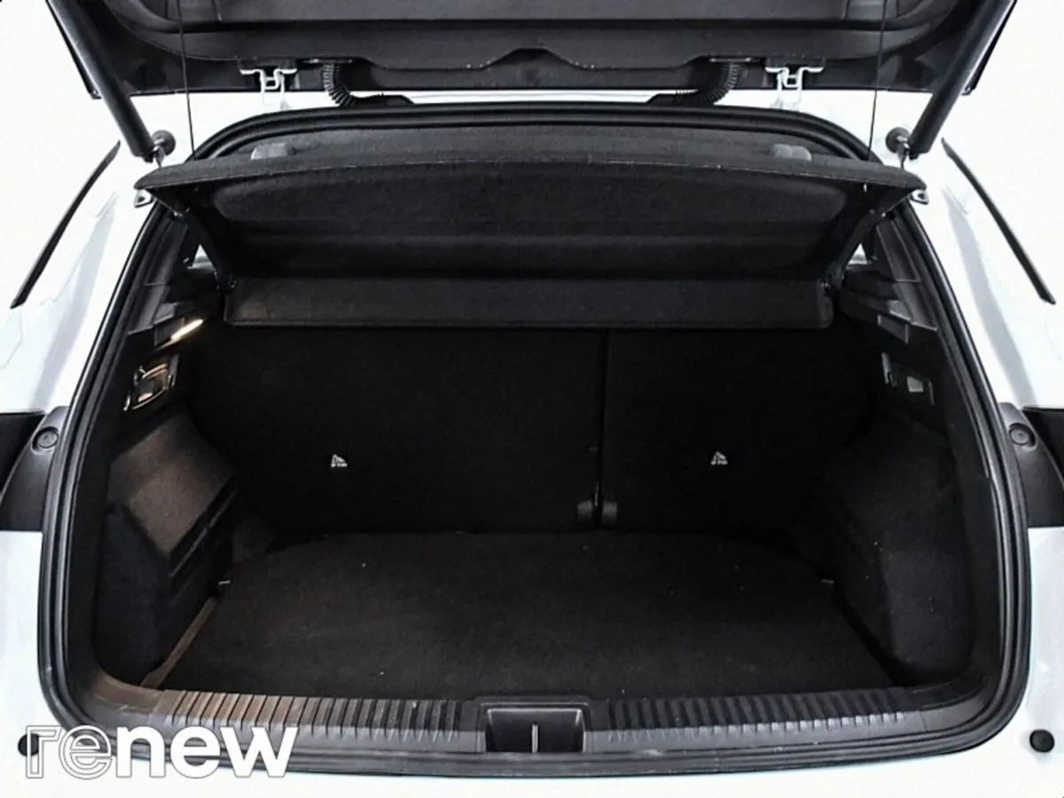 Renault Austral SUV, Petrol Hybrid, 2026, White