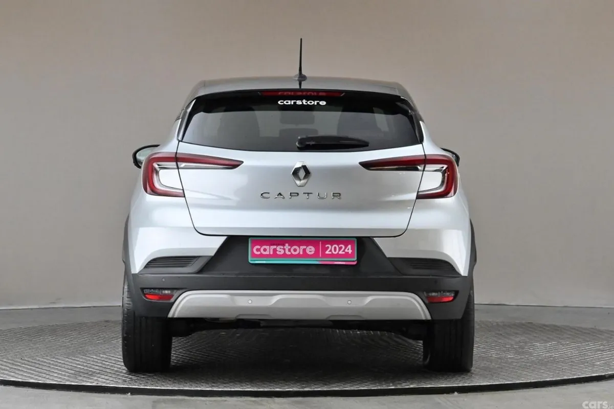 Renault Captur SUV, Petrol, 2024, Grey