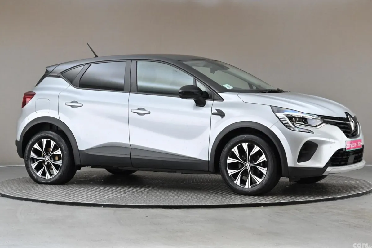 Renault Captur SUV, Petrol, 2024, Grey