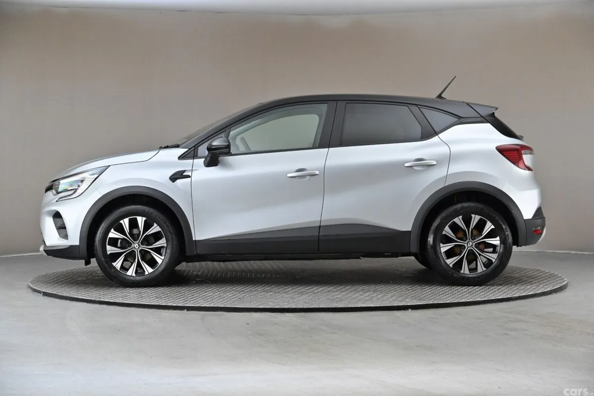 Renault Captur SUV, Petrol, 2024, Silver