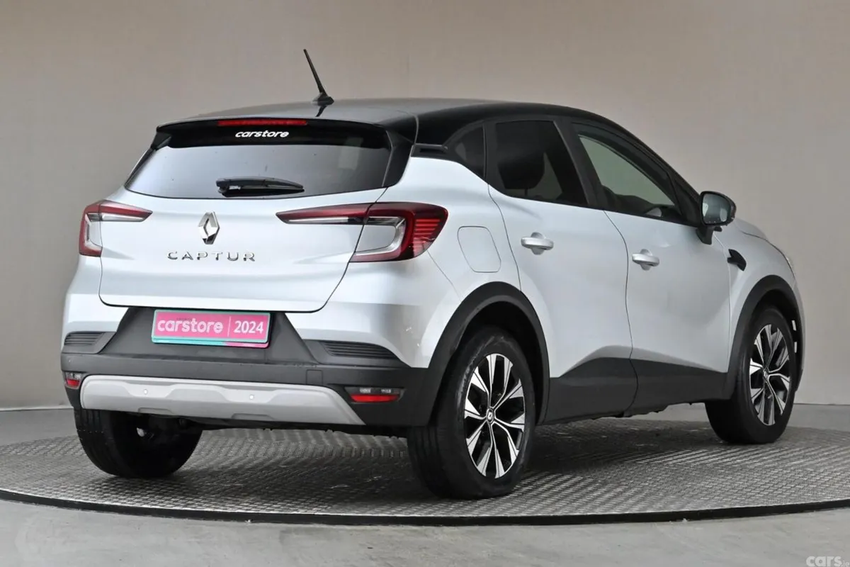 Renault Captur SUV, Petrol, 2024, Silver