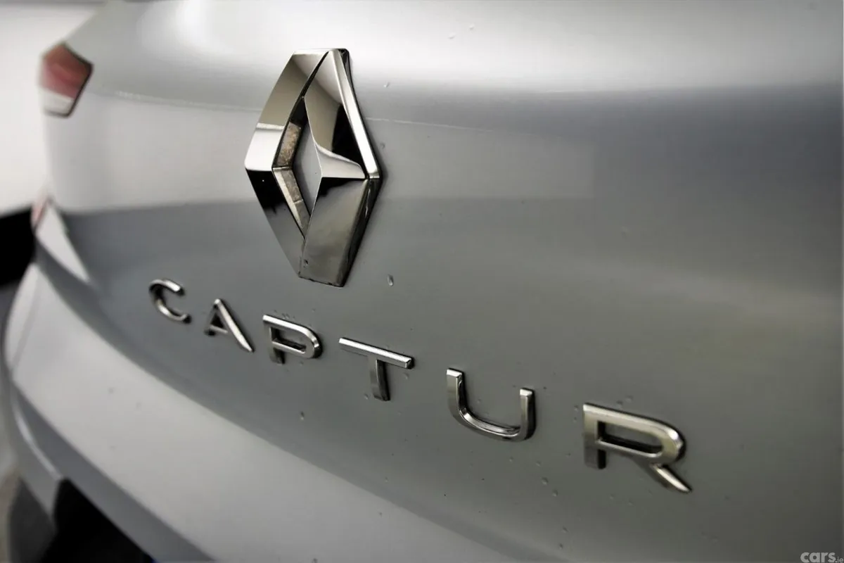 Renault Captur SUV, Petrol, 2024, Grey