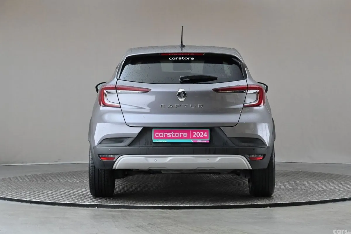 Renault Captur SUV, Petrol, 2024, Grey
