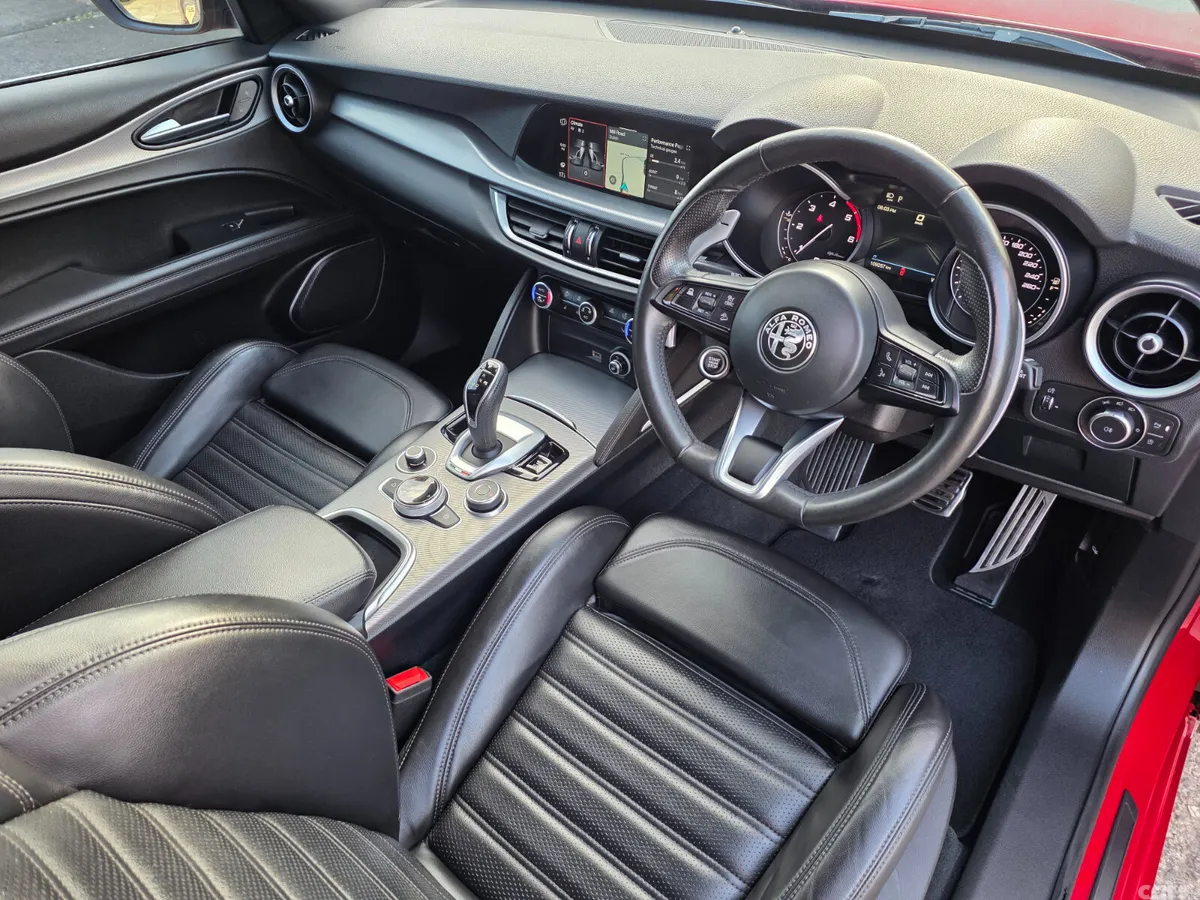 Alfa Romeo Stelvio Estate, Diesel, 2022, Red