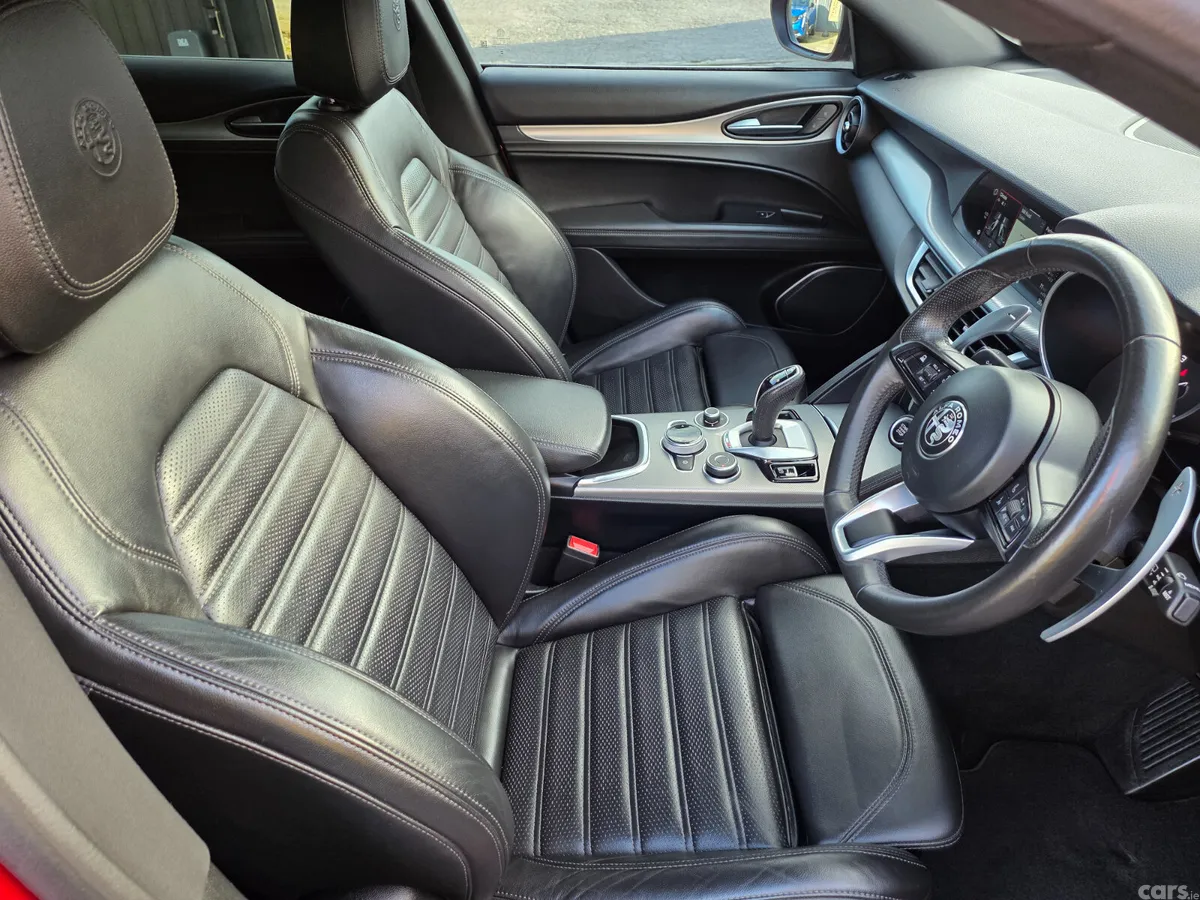 Alfa Romeo Stelvio Estate, Diesel, 2022, Red