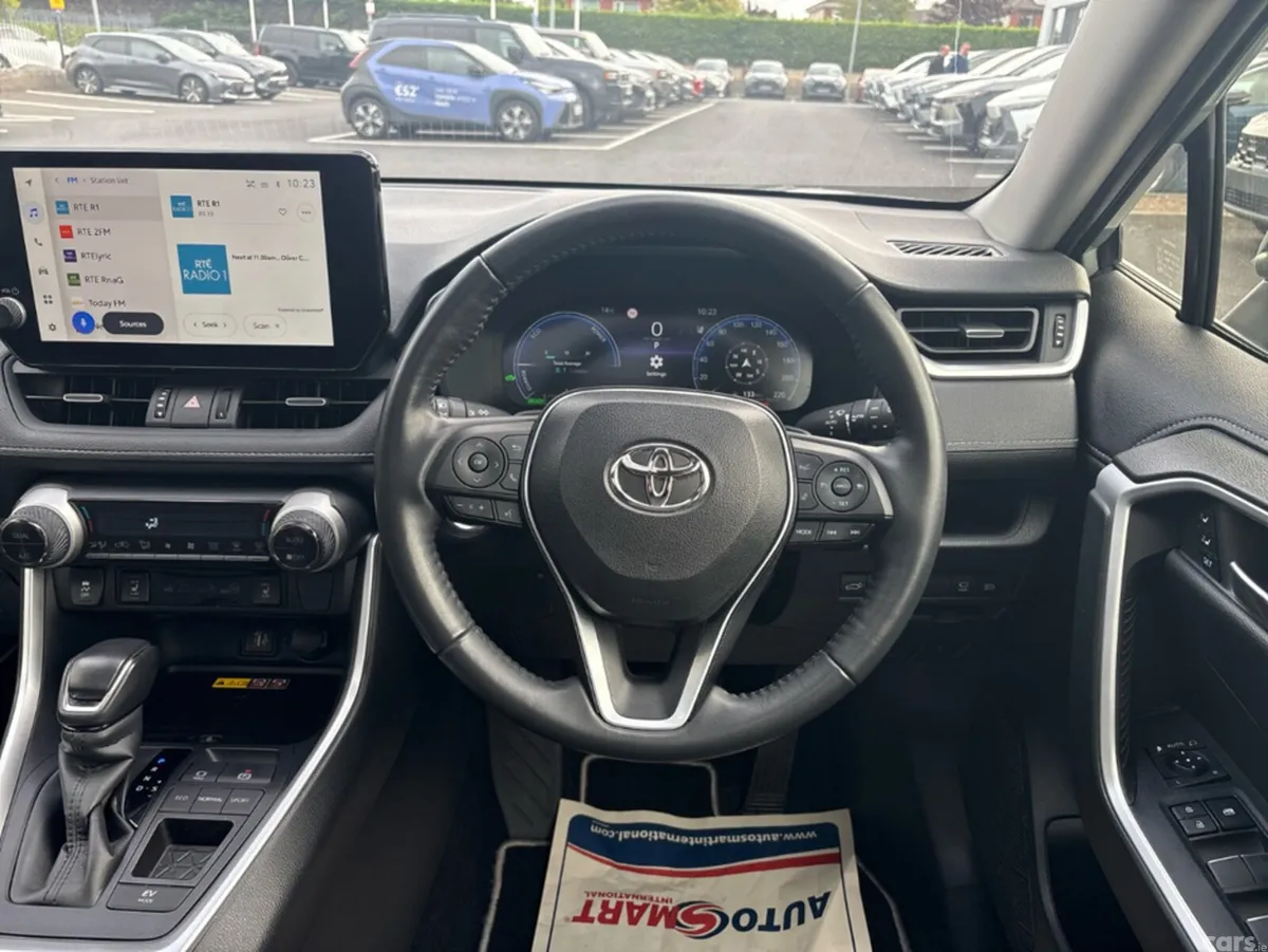 Toyota RAV4 SUV, Petrol Hybrid, 2024, Green