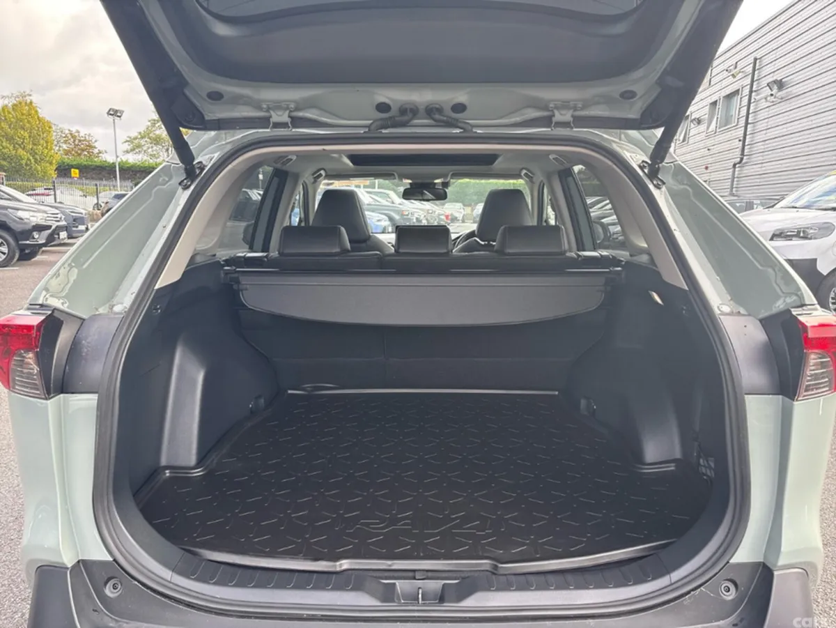 Toyota RAV4 SUV, Petrol Hybrid, 2024, Green