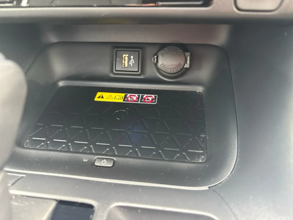 Toyota RAV4 SUV, Petrol Hybrid, 2024, Green