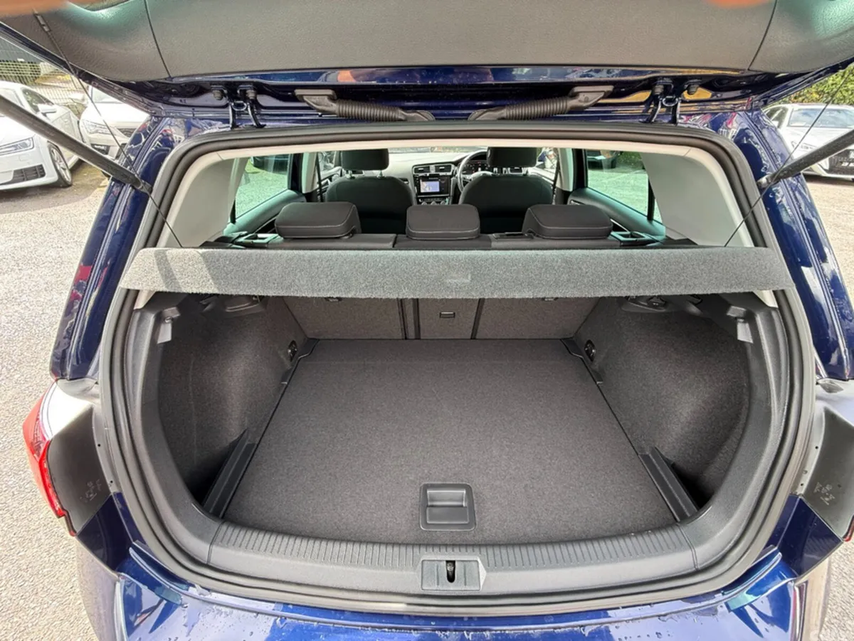 Volkswagen Golf Hatchback, Petrol, 2017, Blue