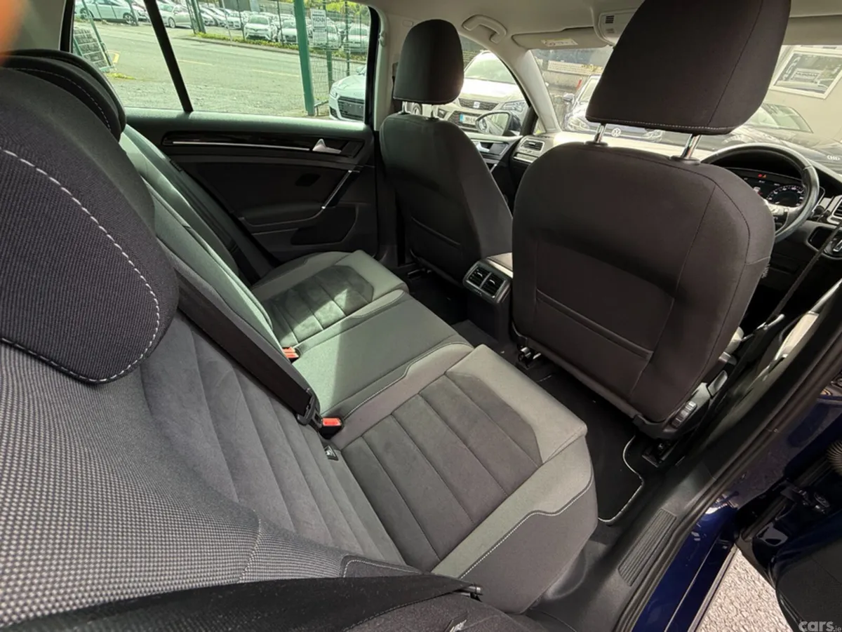 Volkswagen Golf Hatchback, Petrol, 2017, Blue