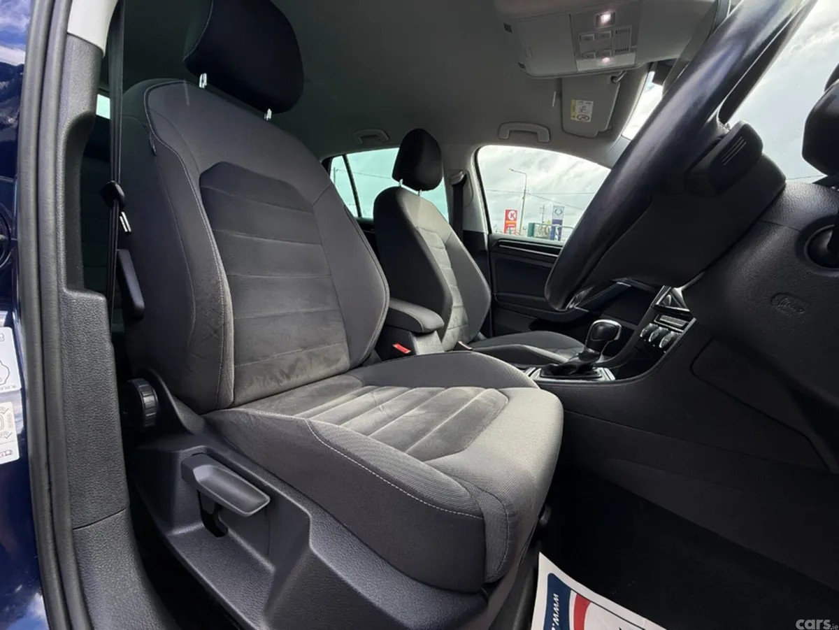 Volkswagen Golf Hatchback, Petrol, 2017, Blue