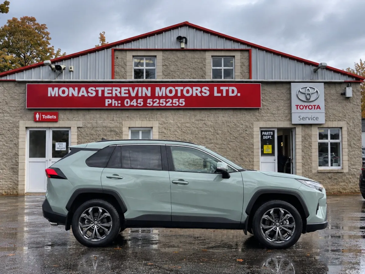 Toyota RAV4 SUV, Petrol Hybrid, 2024, Green