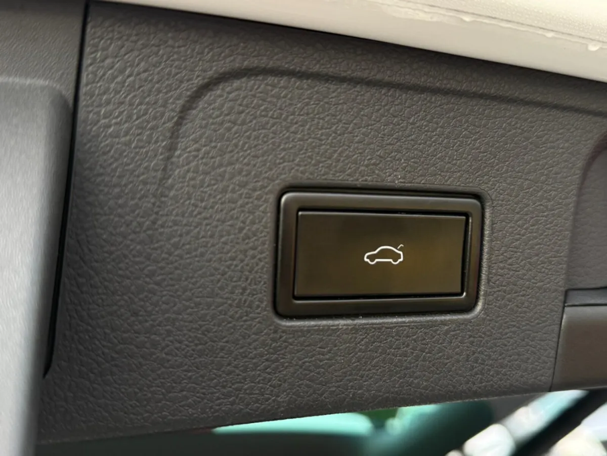 Volkswagen Passat Estate, Diesel, 2018, White
