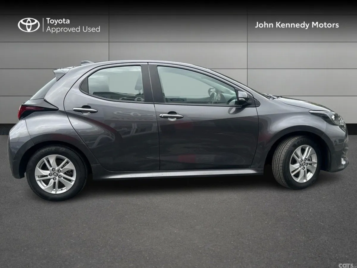Toyota Yaris Hatchback, Petrol Hybrid, 2024, Grey