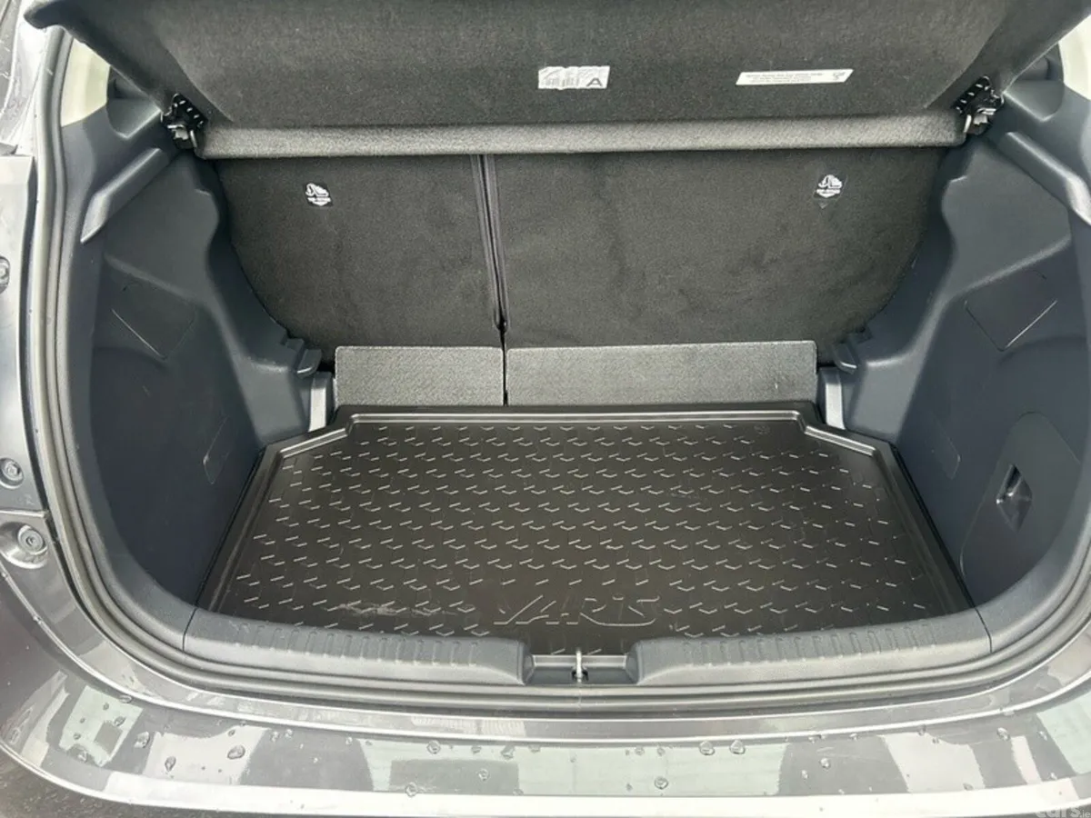 Toyota Yaris Hatchback, Petrol Hybrid, 2024, Grey