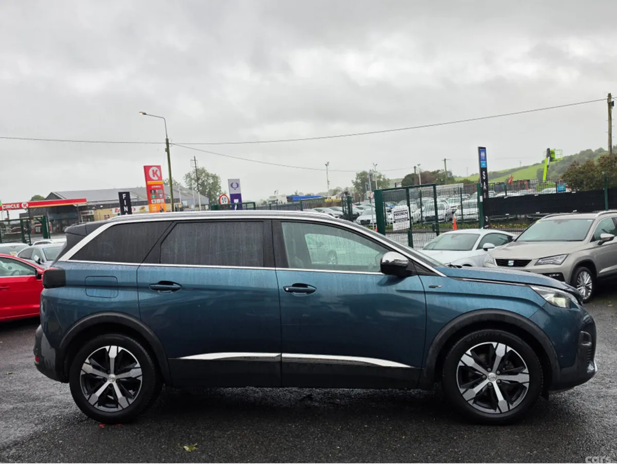 Peugeot 5008 MPV, Diesel, 2018, Green