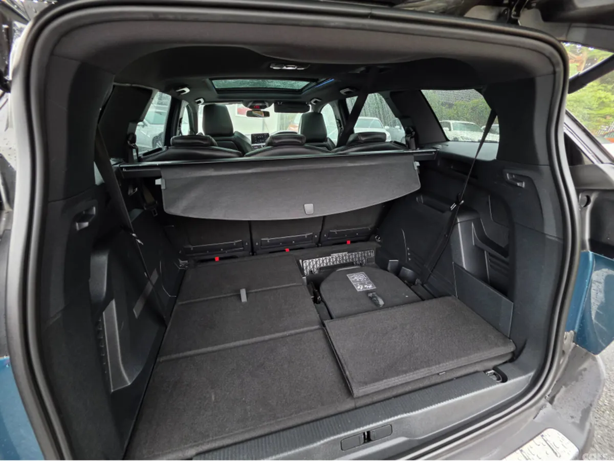 Peugeot 5008 MPV, Diesel, 2018, Green