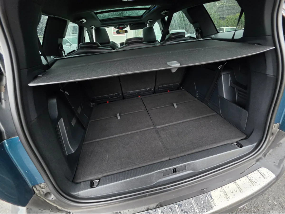 Peugeot 5008 MPV, Diesel, 2018, Green