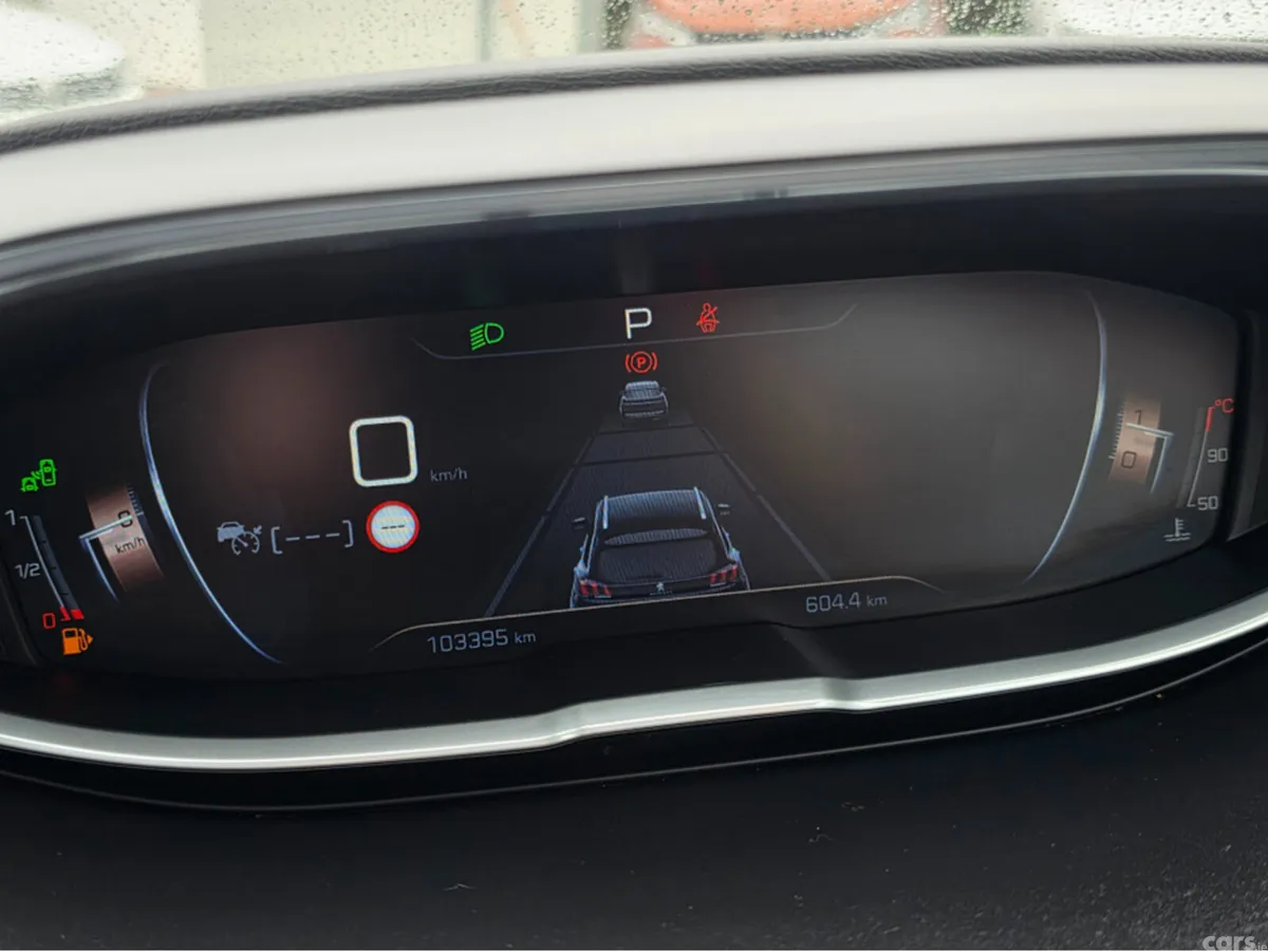 Peugeot 5008 MPV, Diesel, 2018, Green