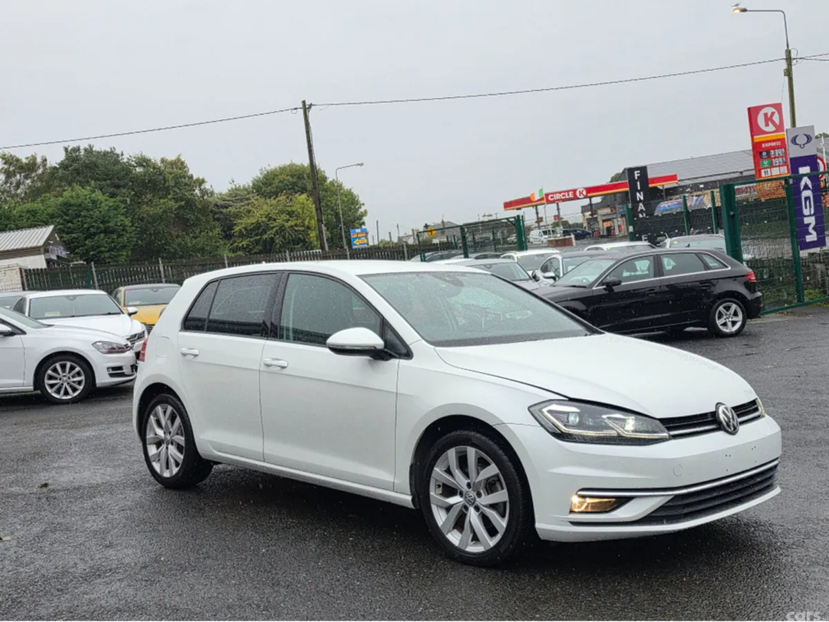 Volkswagen Golf Hatchback, Petrol, 2017, White