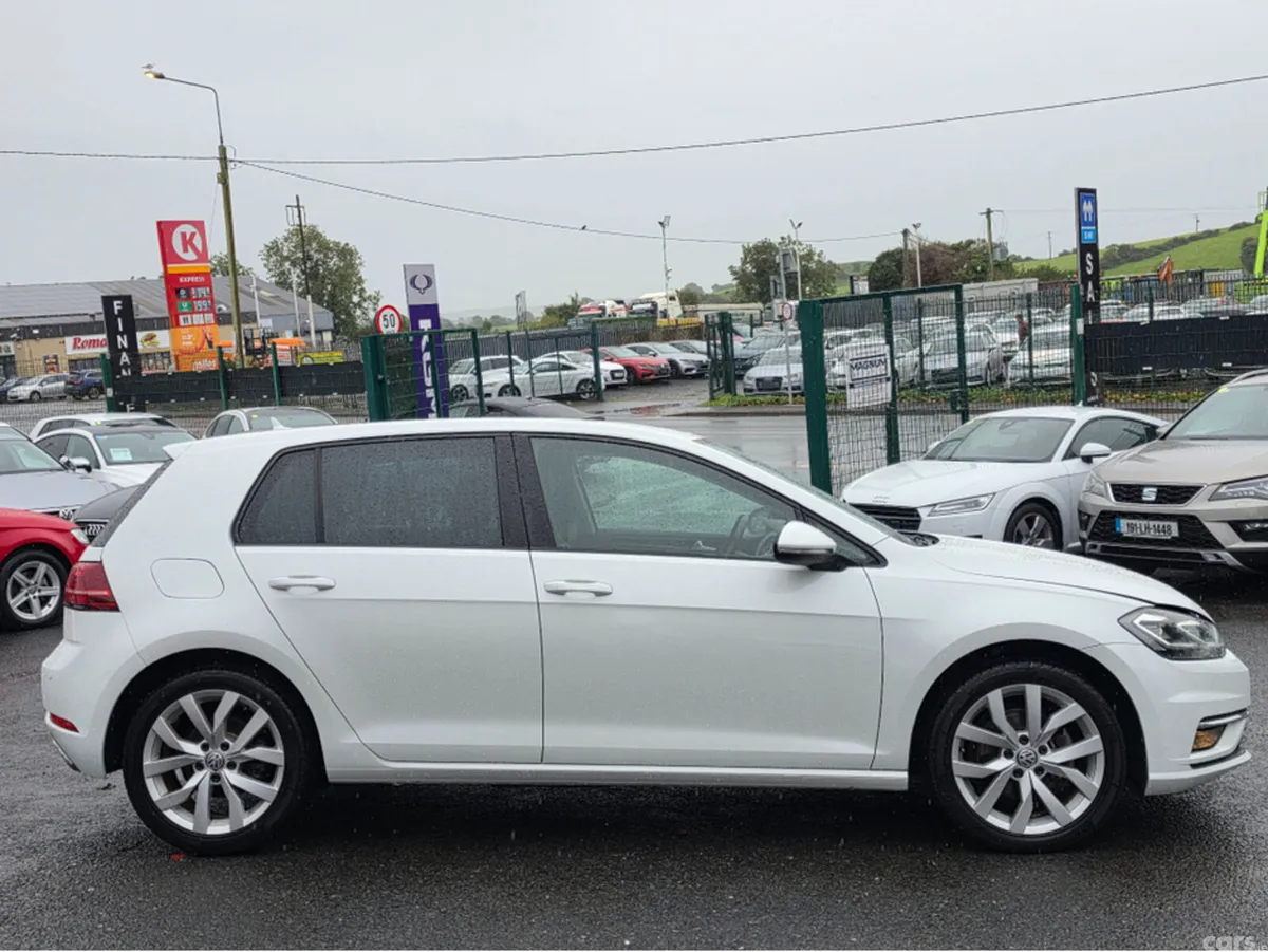 Volkswagen Golf Hatchback, Petrol, 2017, White