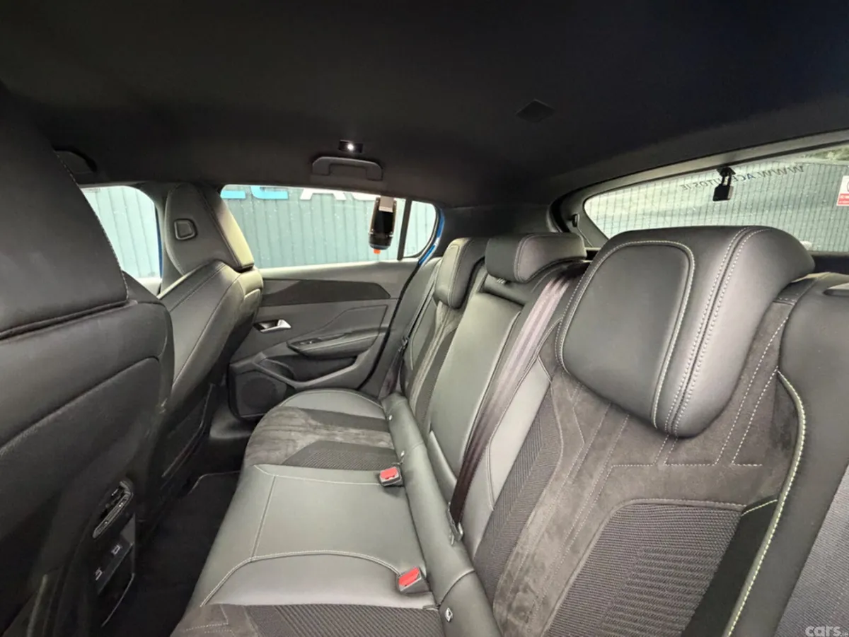Peugeot 308 Hatchback, Diesel, 2023, Blue