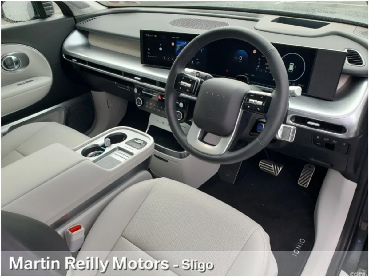 Hyundai IONIQ 9 MPV, Electric, 2026, Grey