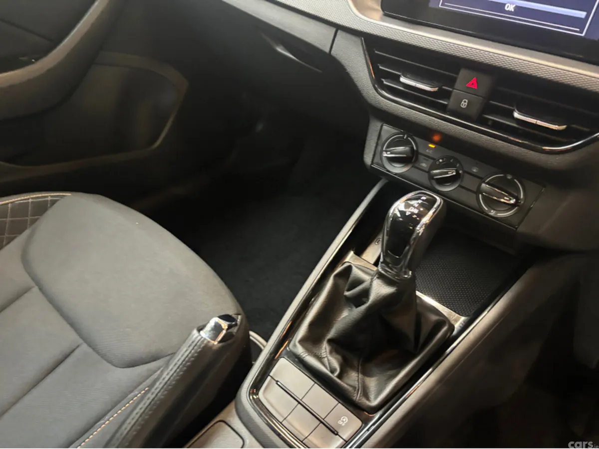 Skoda Kamiq Hatchback, Petrol, 2024, Grey