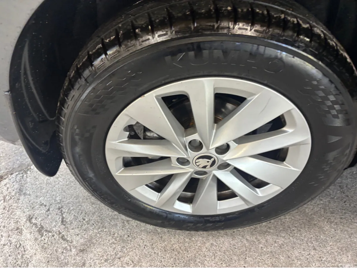 Skoda Kamiq Hatchback, Petrol, 2024, Grey