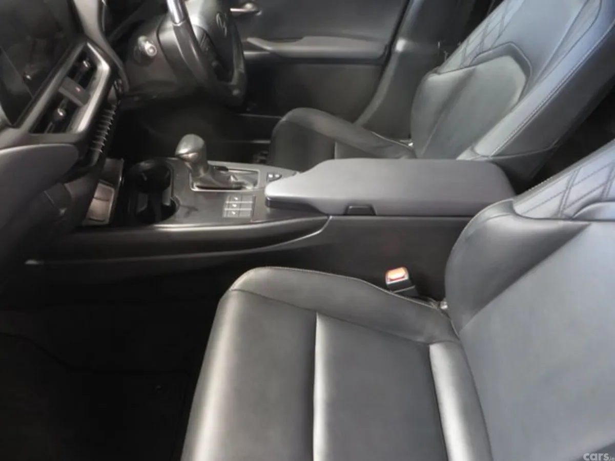 Lexus UX Estate, Petrol Hybrid, 2023, White