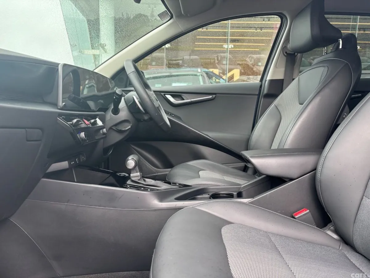 Kia Niro MPV, Petrol Plug-in Hybrid, 2023, Blue