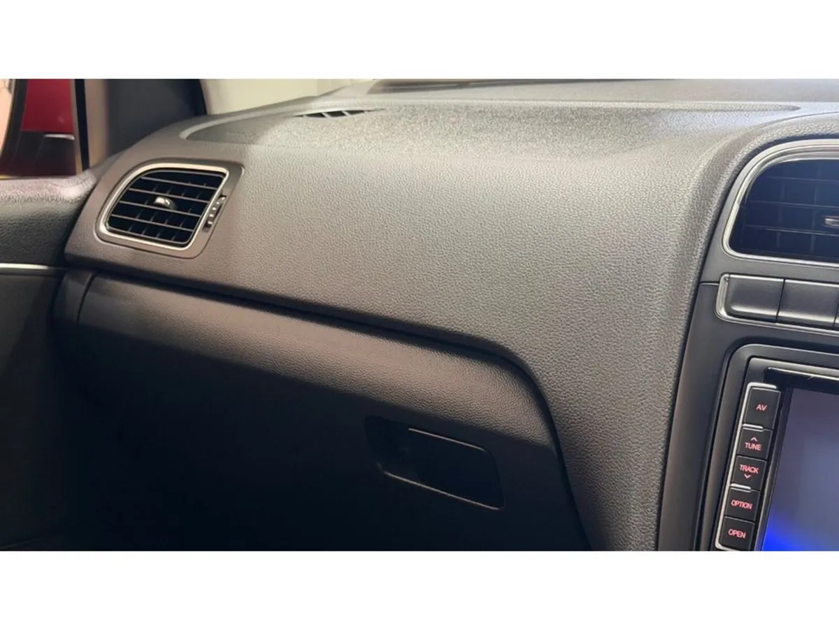 Volkswagen Polo Hatchback, Petrol, 2015, Red
