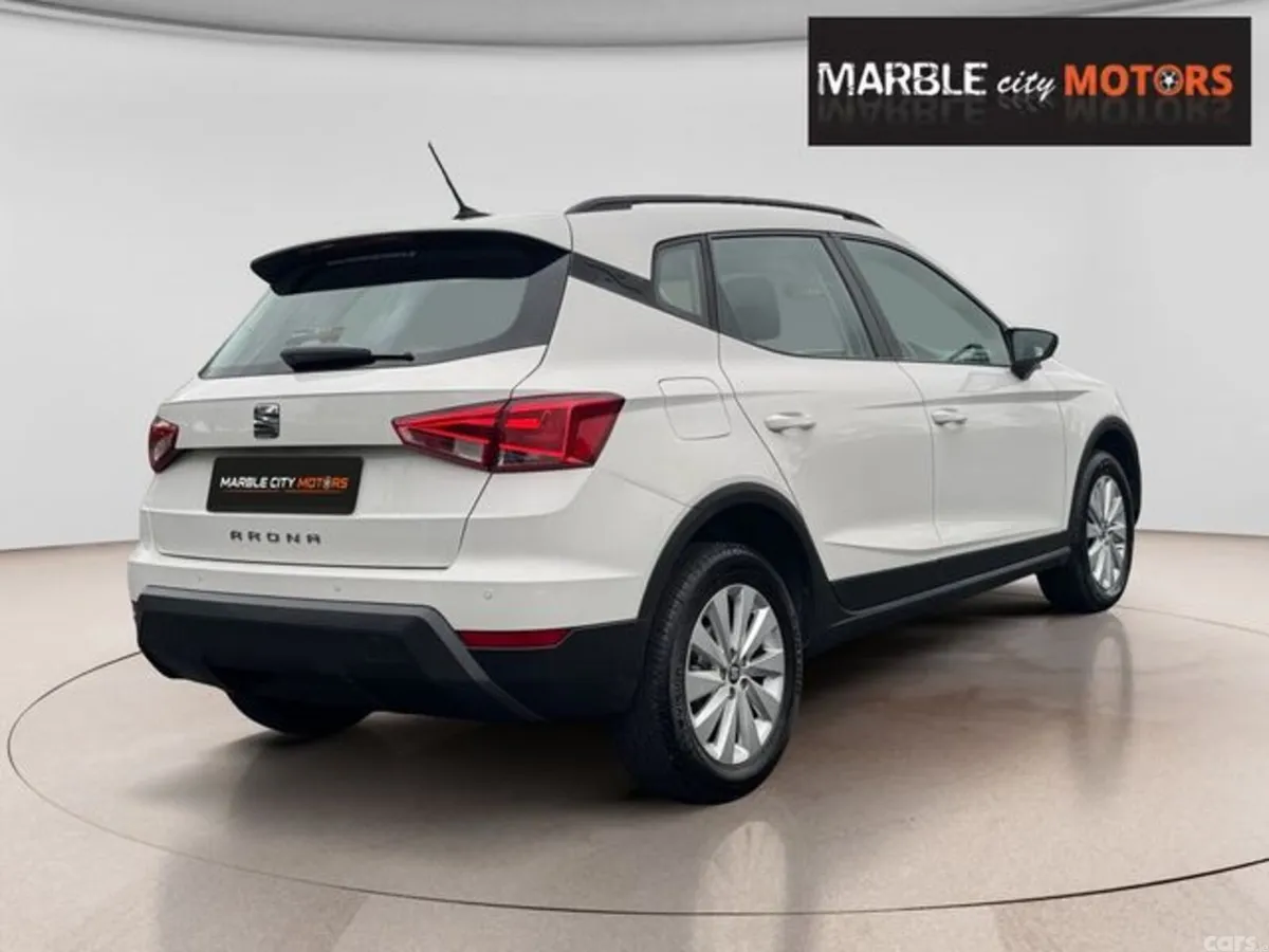 SEAT Arona Hatchback, Petrol, 2019, White