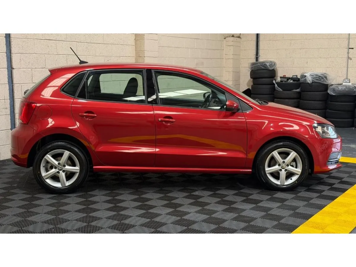 Volkswagen Polo Hatchback, Petrol, 2015, Red