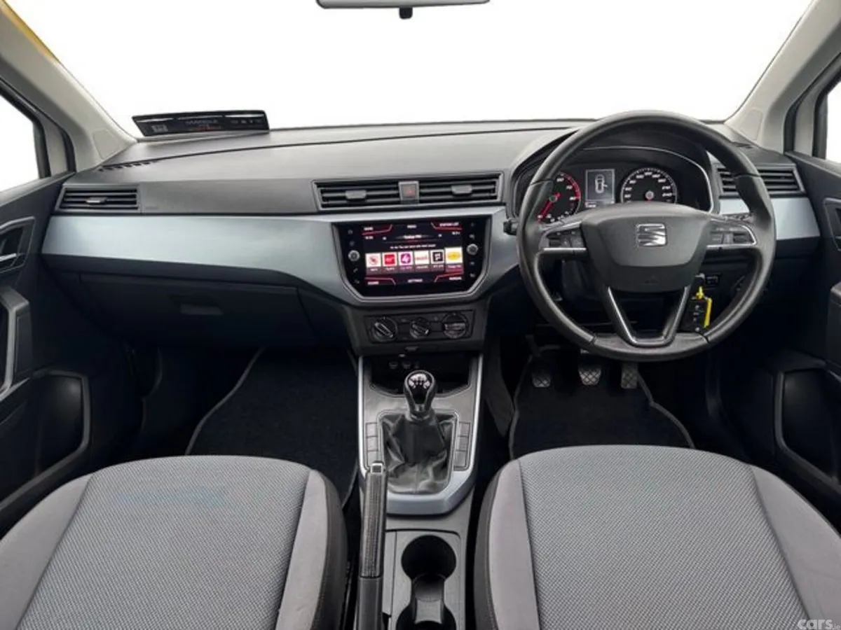 SEAT Arona Hatchback, Petrol, 2019, White