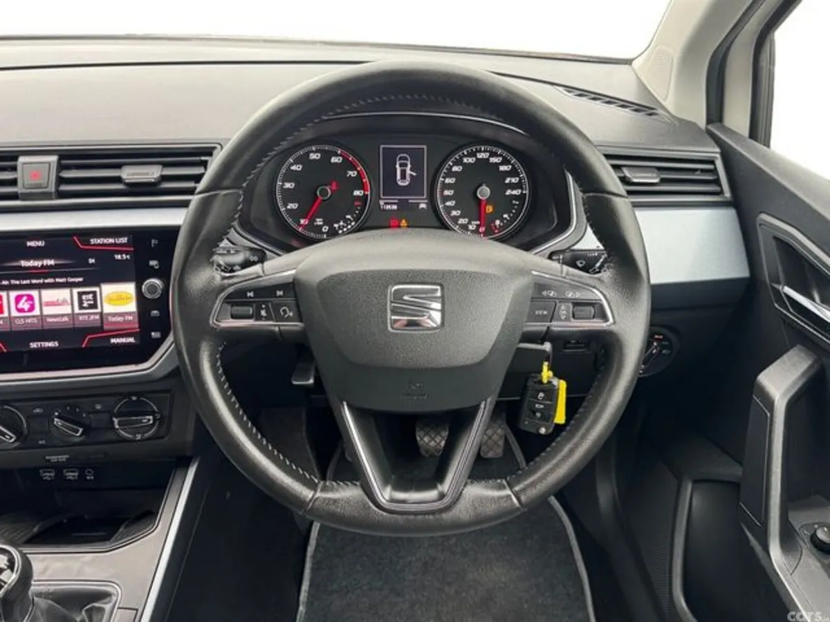SEAT Arona Hatchback, Petrol, 2019, White