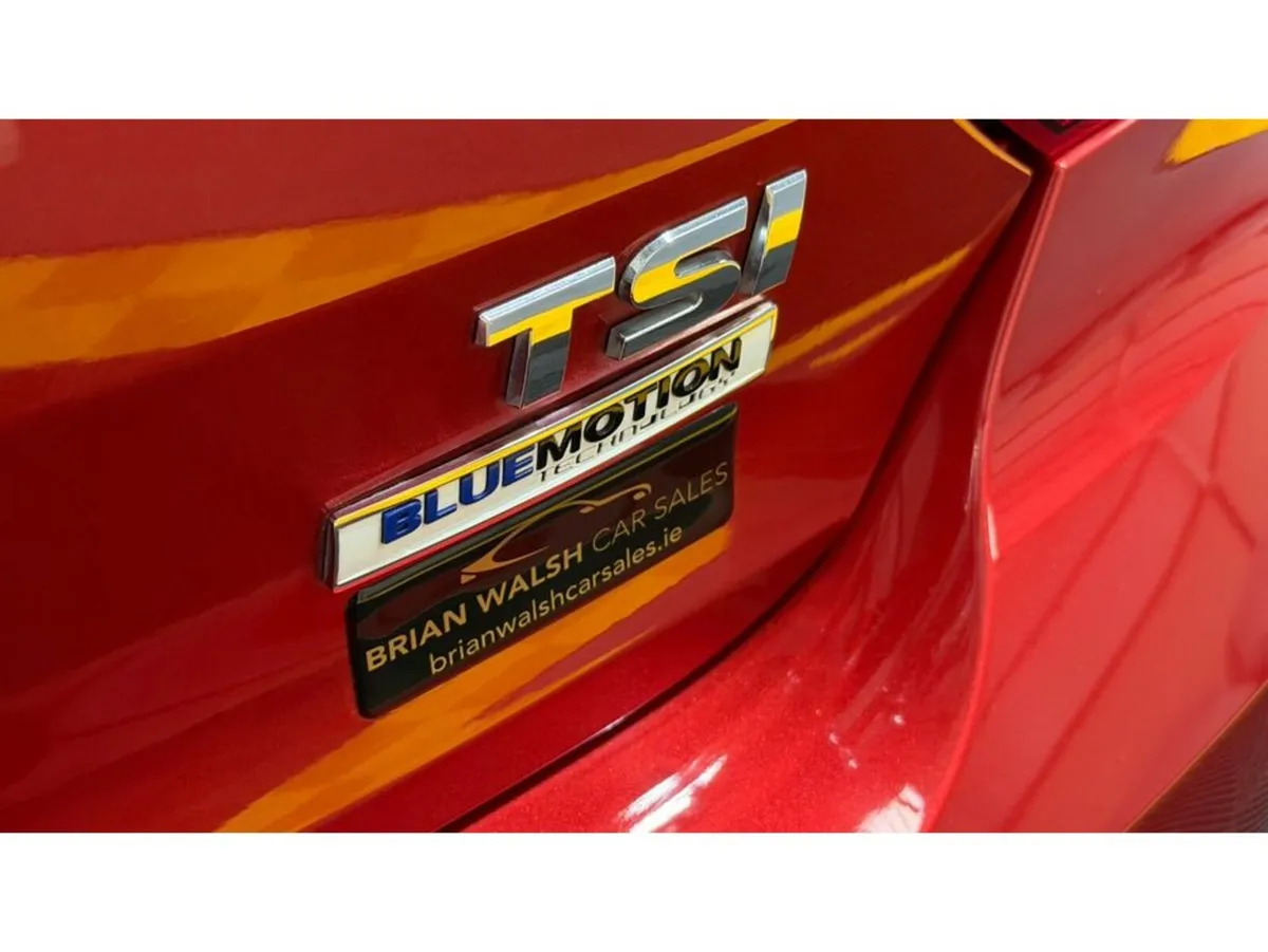 Volkswagen Polo Hatchback, Petrol, 2015, Red