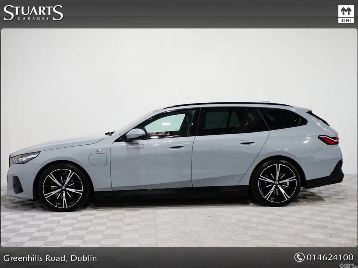 BMW 5-Series Estate, Petrol Plug-in Hybrid, 2025, Grey