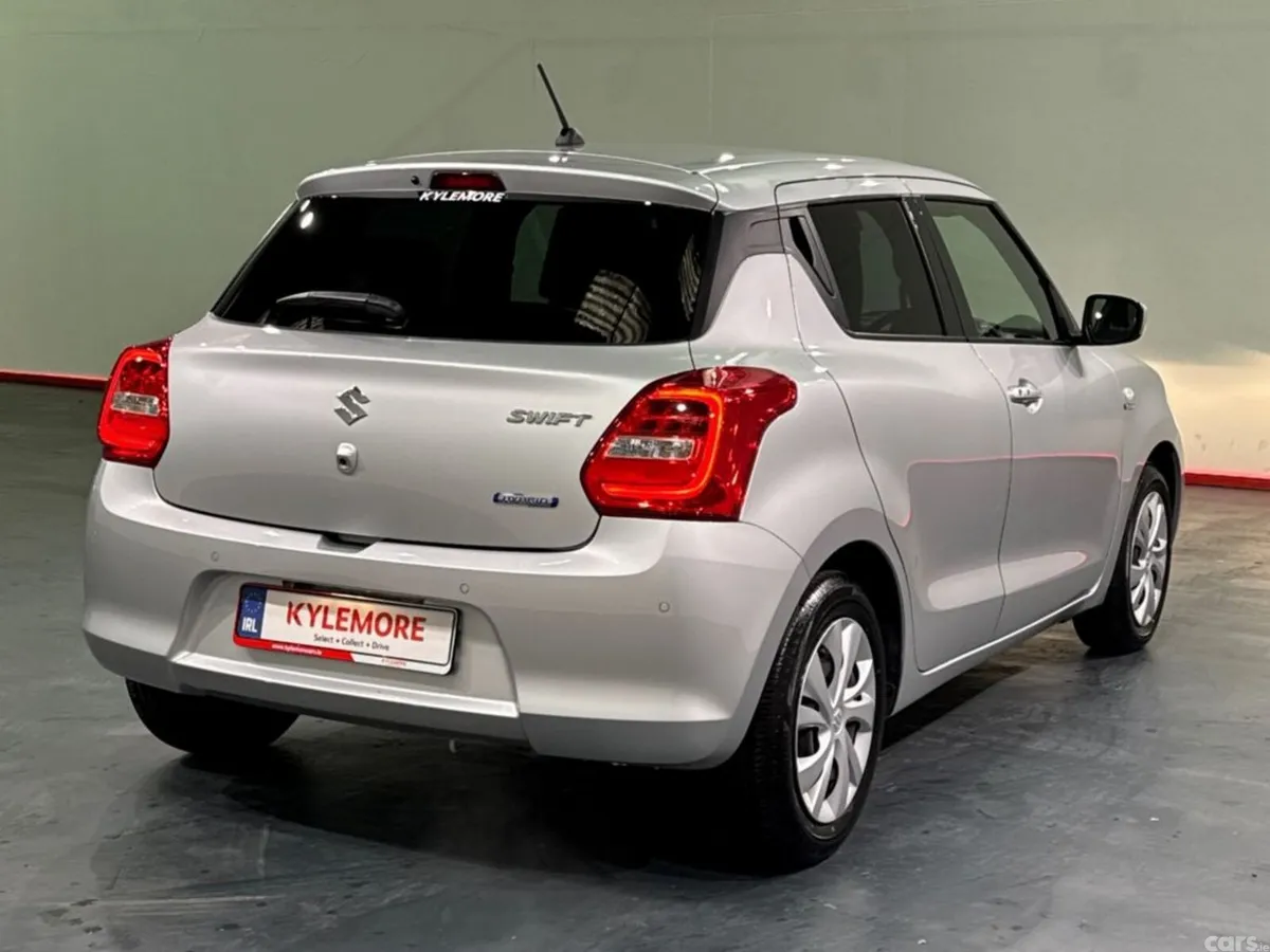 Suzuki Swift Hatchback, Petrol Hybrid, 2022, Silver