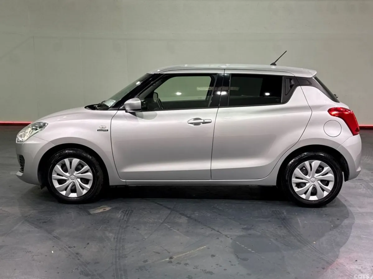 Suzuki Swift Hatchback, Petrol Hybrid, 2022, Silver