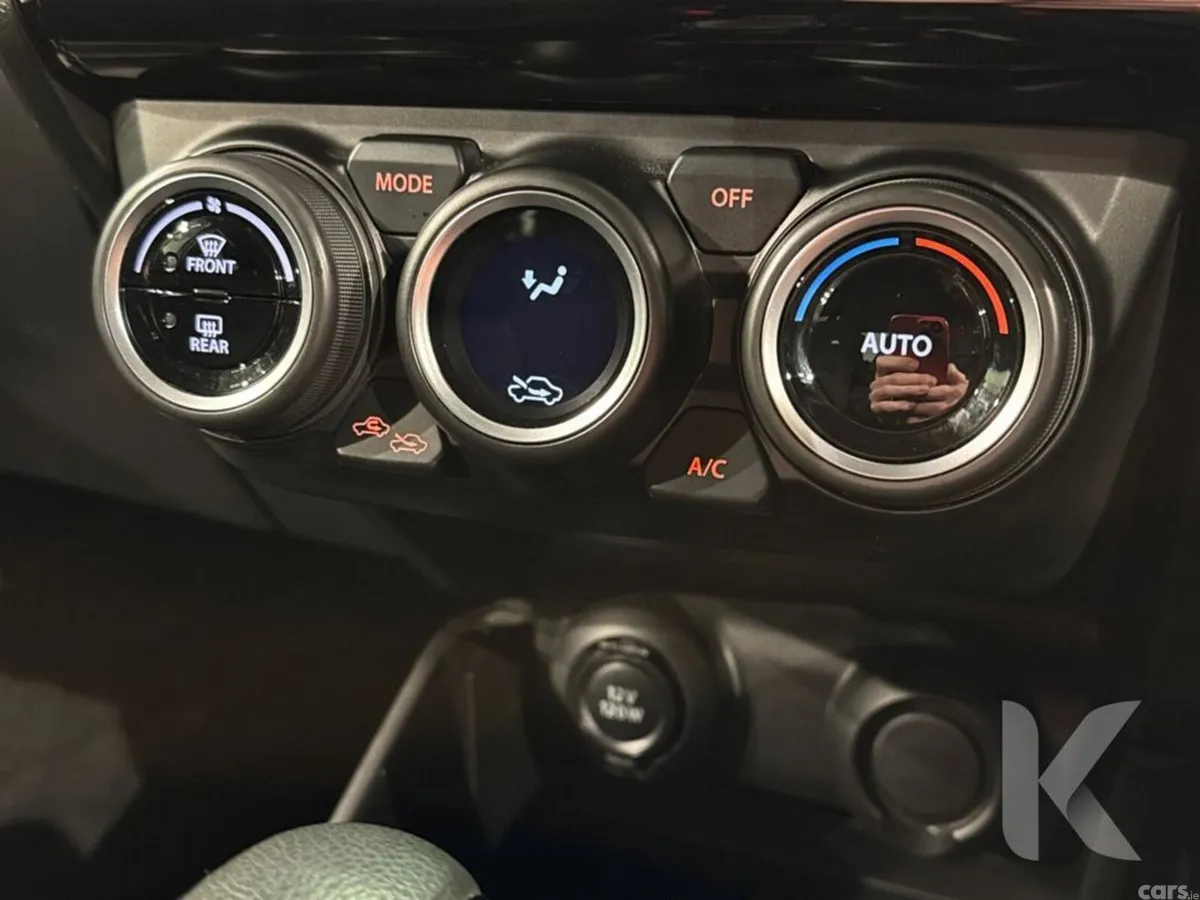 Suzuki Swift Hatchback, Petrol Hybrid, 2022, Silver