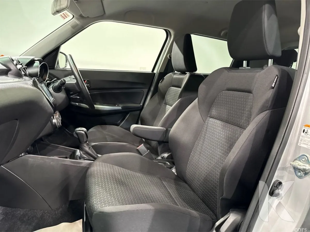 Suzuki Swift Hatchback, Petrol Hybrid, 2022, Silver
