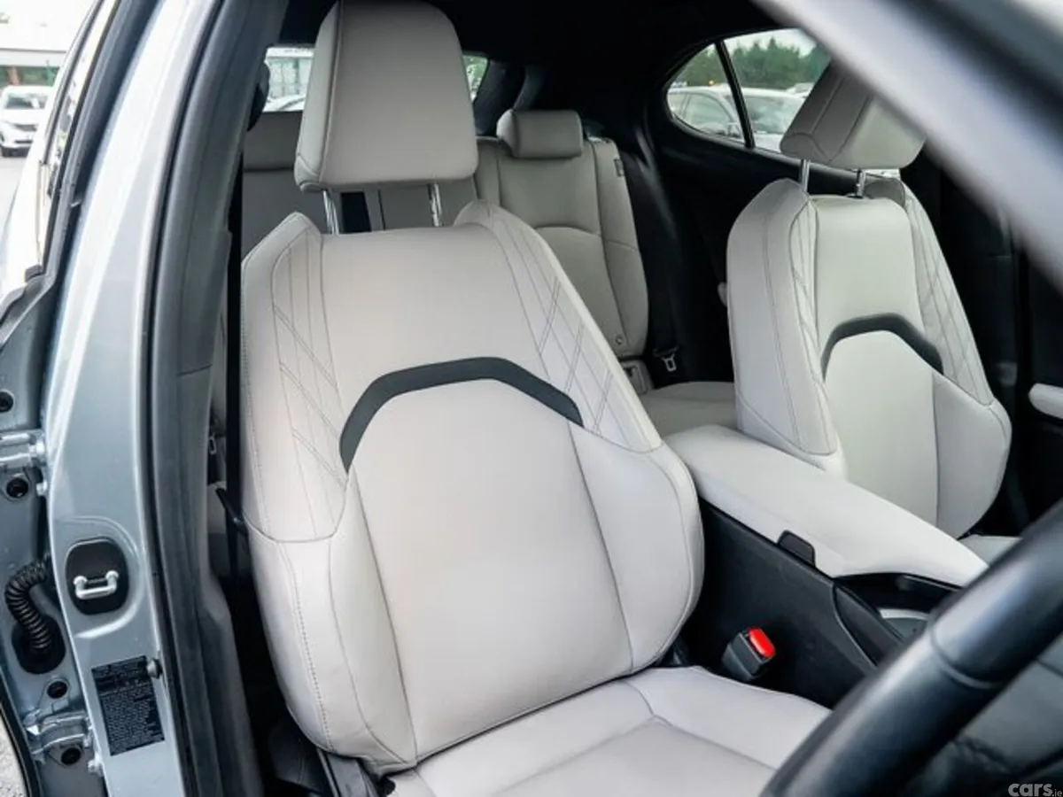 Lexus UX Estate, Petrol Hybrid, 2023, Silver
