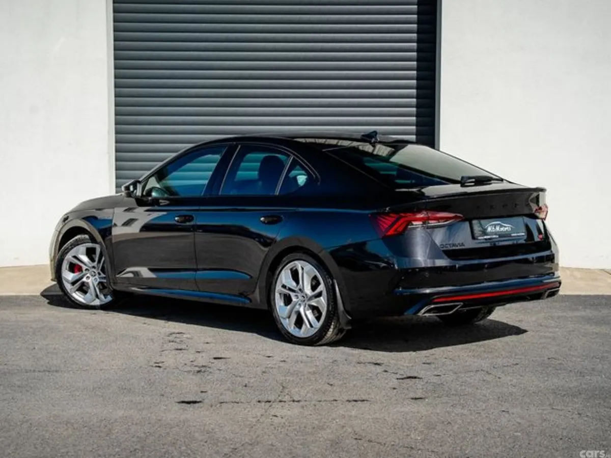 Skoda Octavia Saloon, Diesel, 2024, Black
