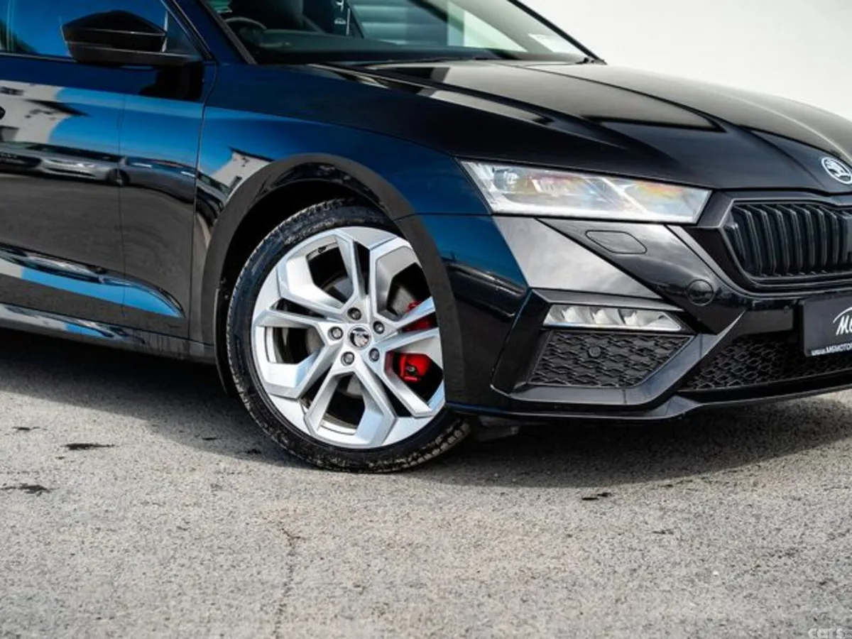 Skoda Octavia Saloon, Diesel, 2024, Black
