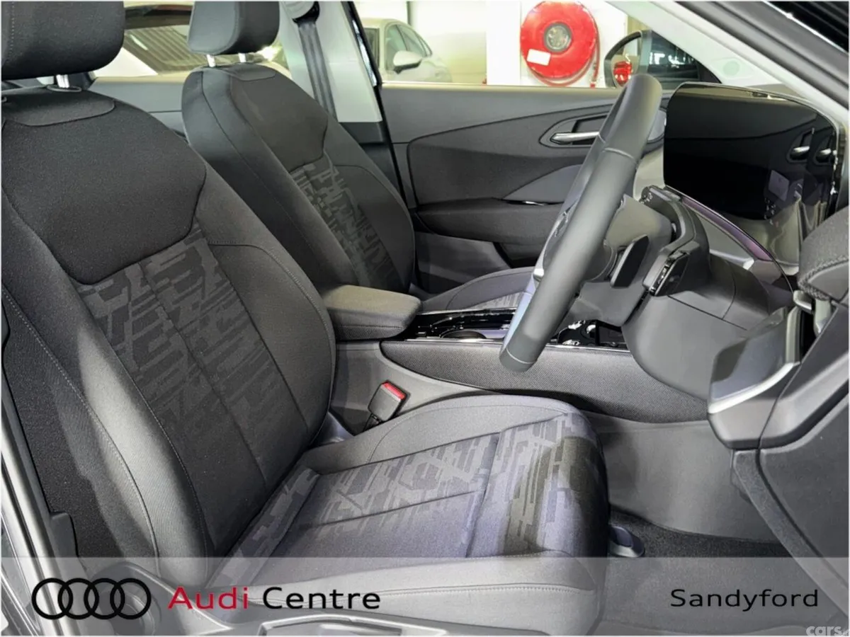 Audi Q3 SUV, Petrol Plug-in Hybrid, 2026, Black